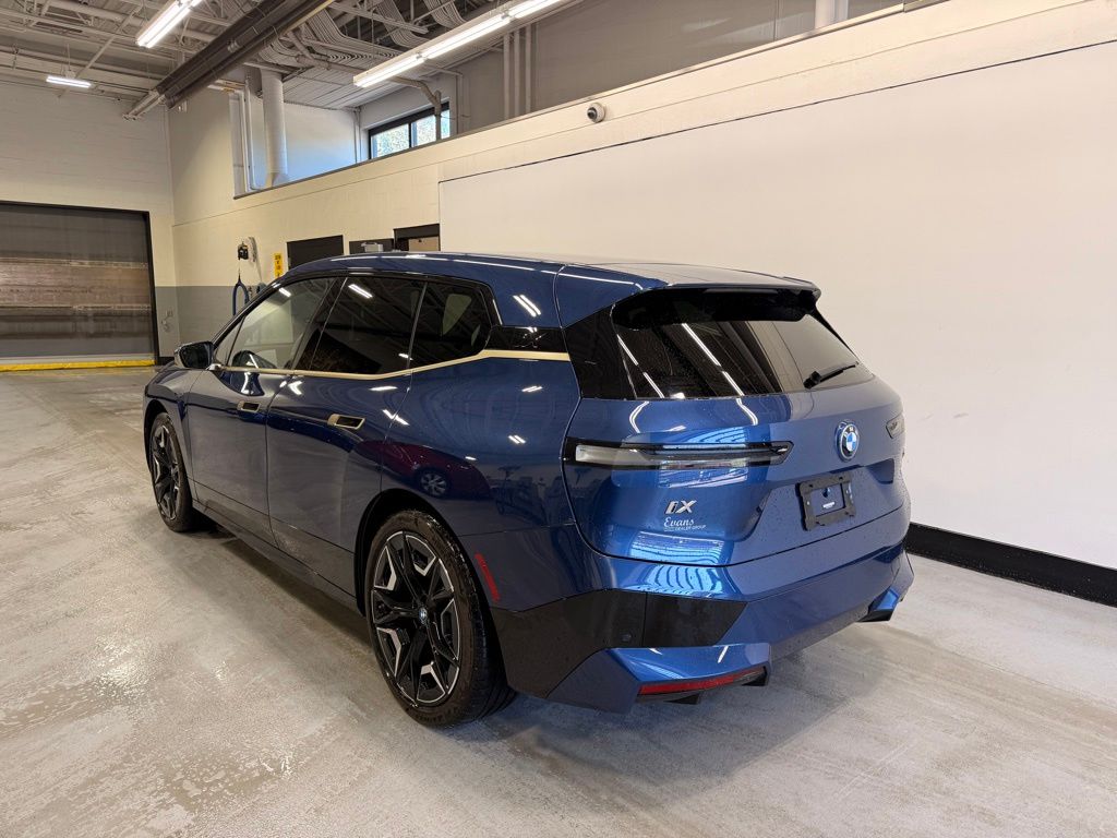 Thumbnail: 2023 BMW iX - 3