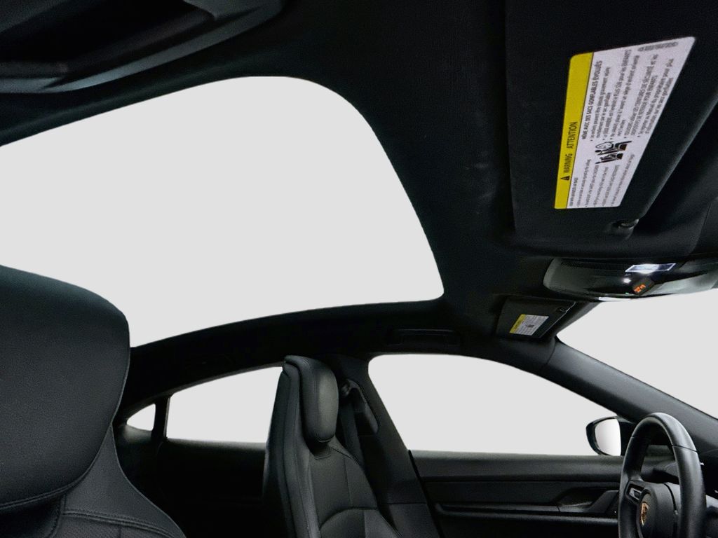 Thumbnail: 2022 Porsche Taycan - 17