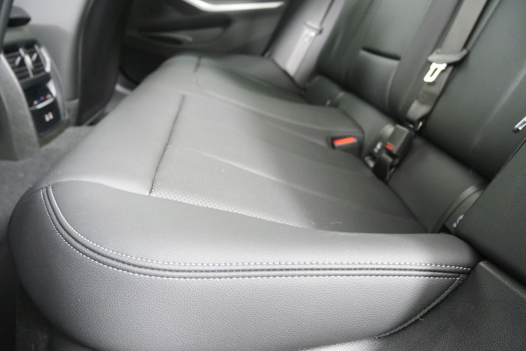 Thumbnail: 2025 BMW 3 Series - 14