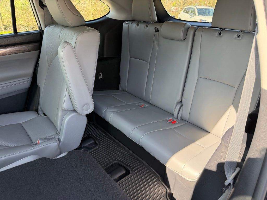 used 2023 Toyota Highlander car, priced at $37,903