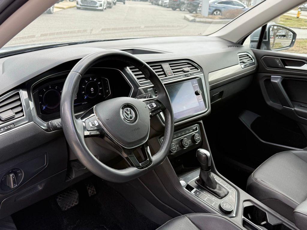 Used 2020 Silver Volkswagen 2.0T SEL image 36