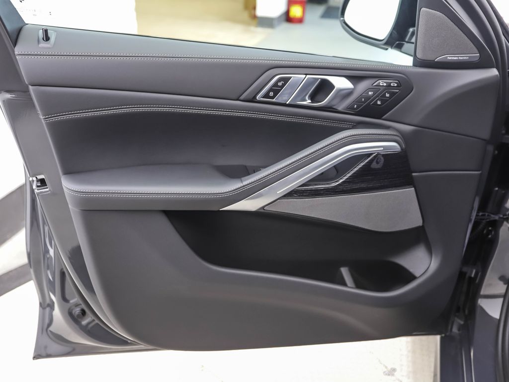 Thumbnail: 2026 BMW X6 - 9