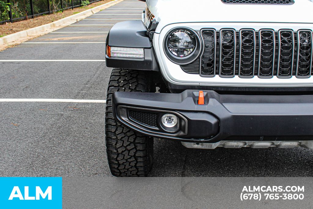 Used 2026 White Jeep Mojave image 11