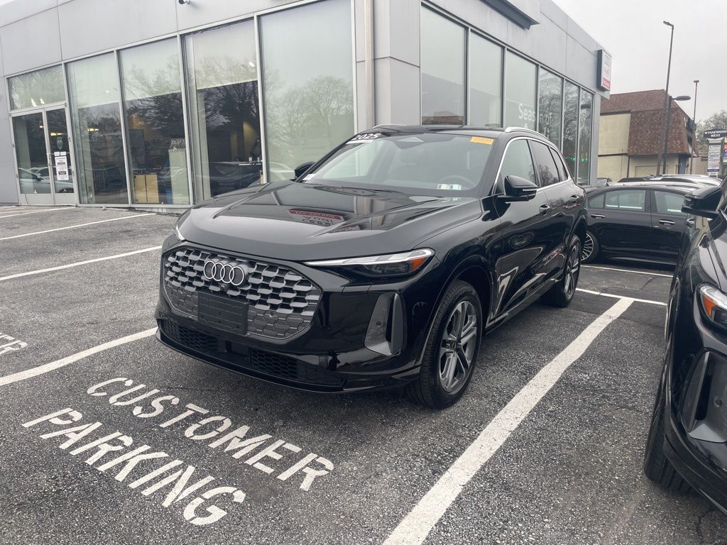 Mythos Black Metallic 2025 Audi Q5 quattro Premium 40 TFSI SUV / Crossover All-Wheel Drive 7-Speed Automatic