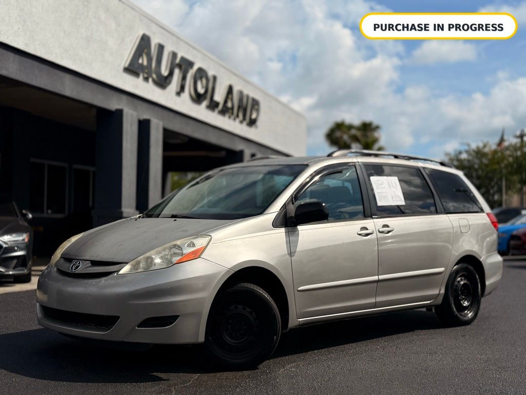 Silver Shadow Pearl 2009 Toyota Sienna Minivan Front-Wheel Drive 5-Speed Automatic Overdrive