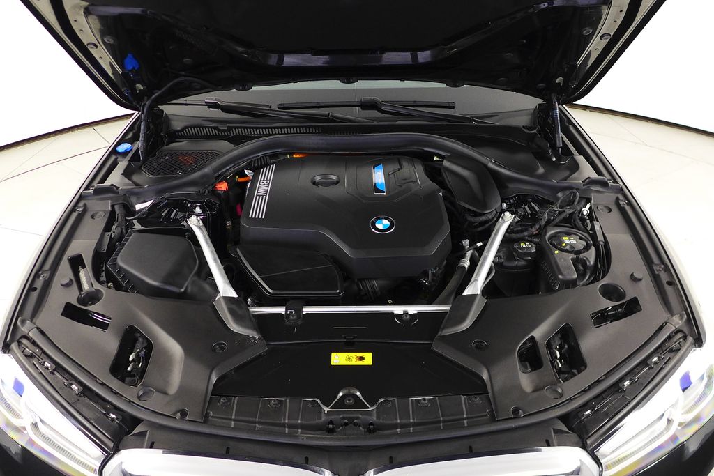 Thumbnail: 2023 BMW 5 Series - 6