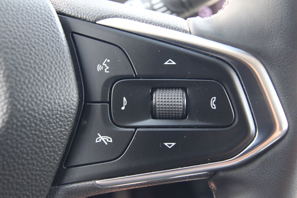Used 2024 Chevrolet Trax SUV