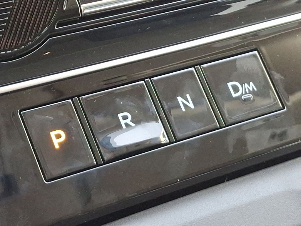 2025 Nissan Armada SV 7