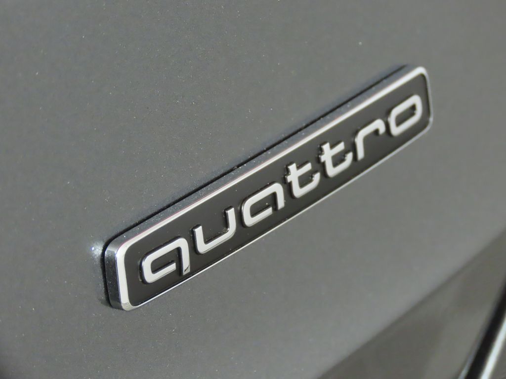 Thumbnail: 2025 Audi Q3 - 11