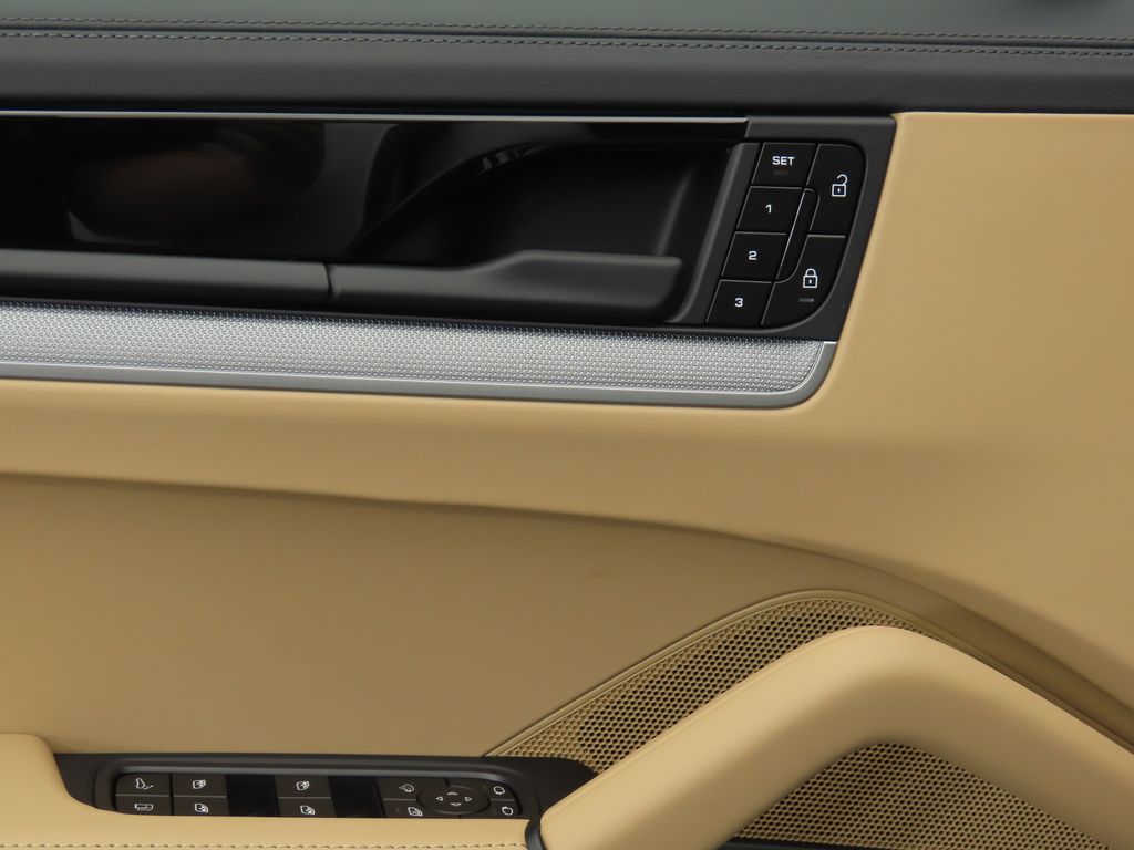 Thumbnail: 2025 Porsche Cayenne - 26