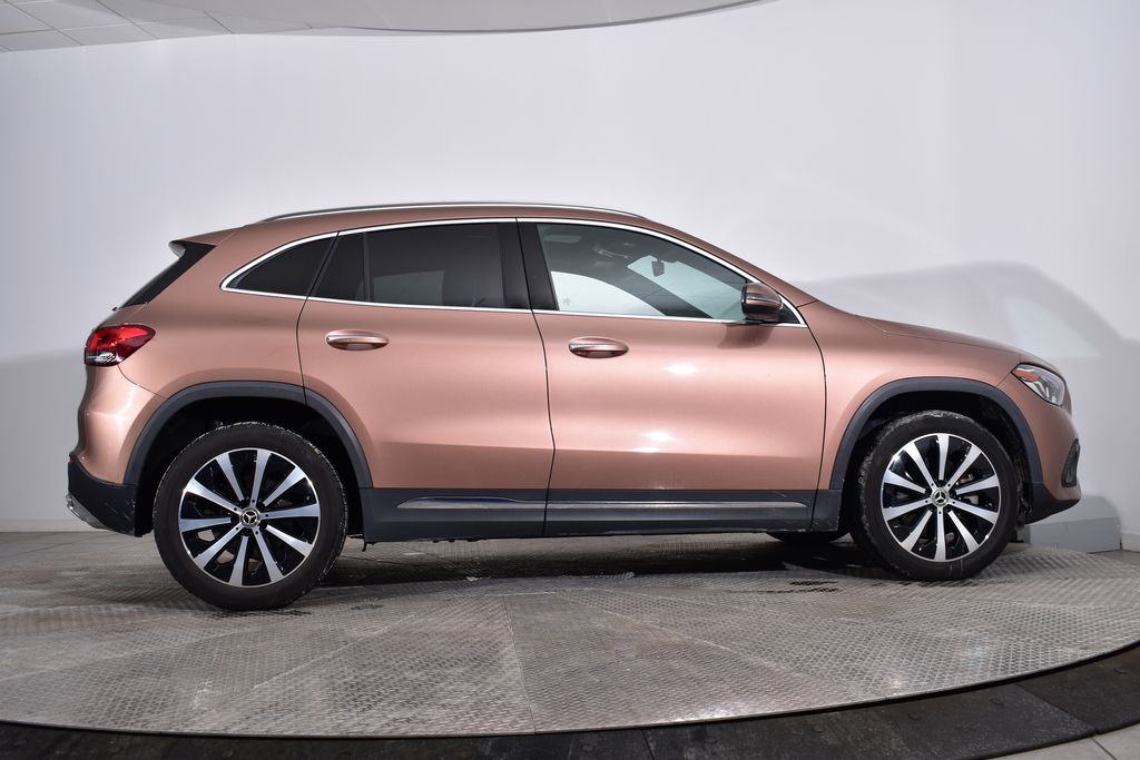 Thumbnail: 2022 Mercedes-Benz GLA - 8