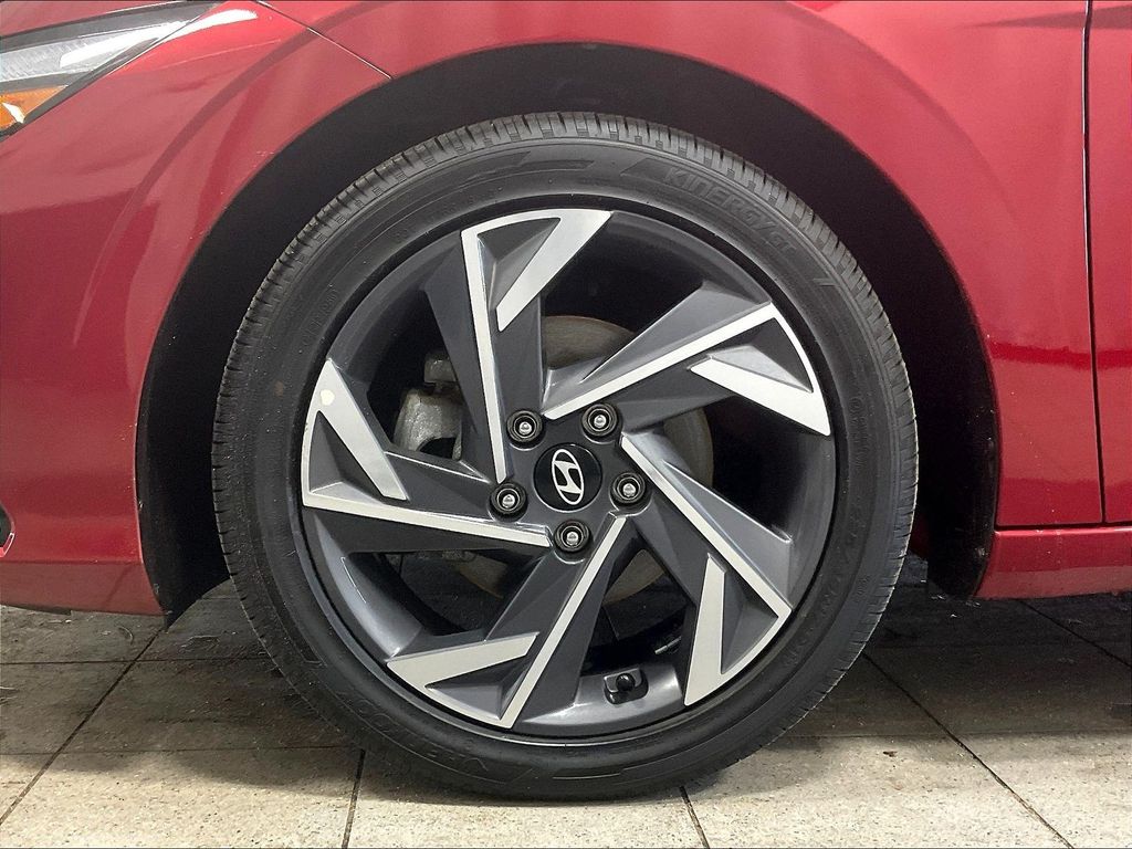 2025 Hyundai Elantra — photo 7