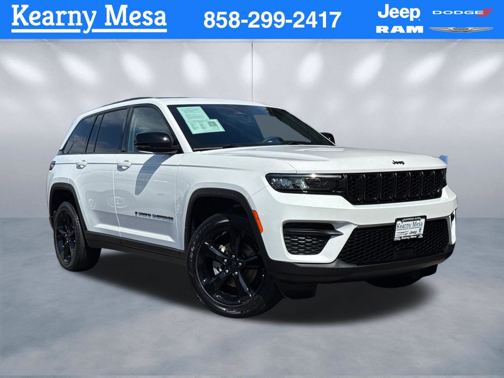 Bright White Clearcoat 2024 Jeep Grand Cherokee SUV / Crossover Four-Wheel Drive 8-Speed Automatic