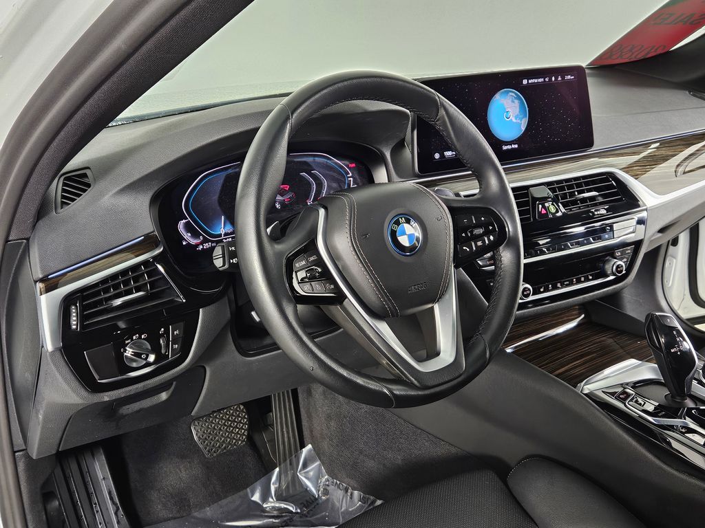 Thumbnail: 2023 BMW 5 Series - 31