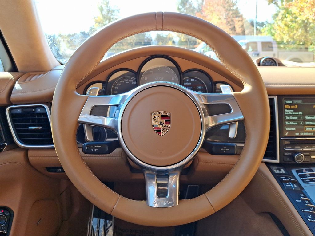 2016 Porsche Panamera GTS 20