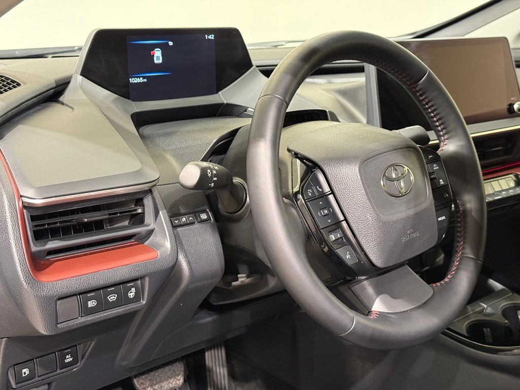 Thumbnail: 2024 Toyota Prius Prime - 18