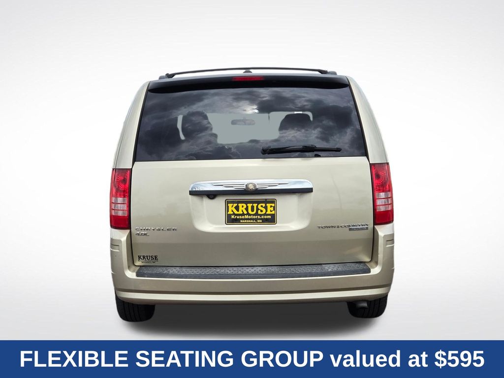 2010 Chrysler Town & Country Touring