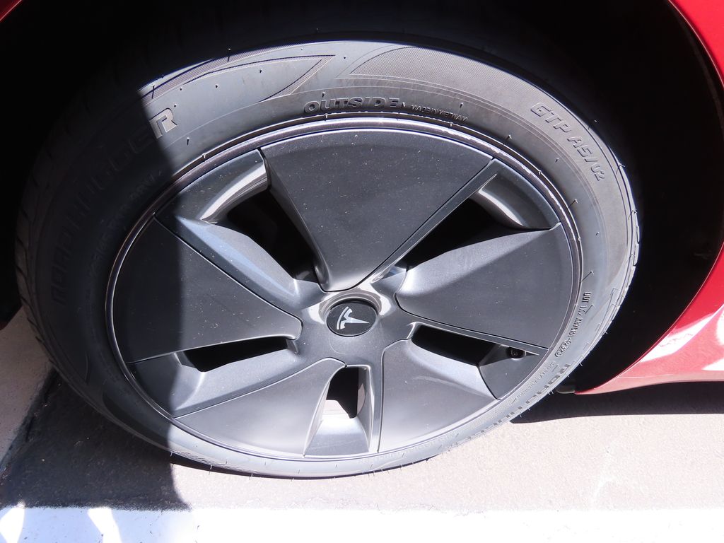 Thumbnail: 2021 Tesla Model 3 - 17