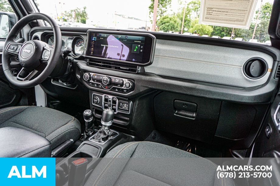Used 2025 White Jeep Sport S image 25