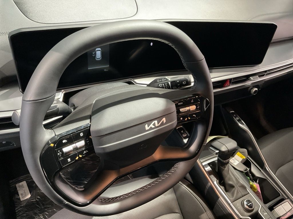 New 2026 White Kia S image 11