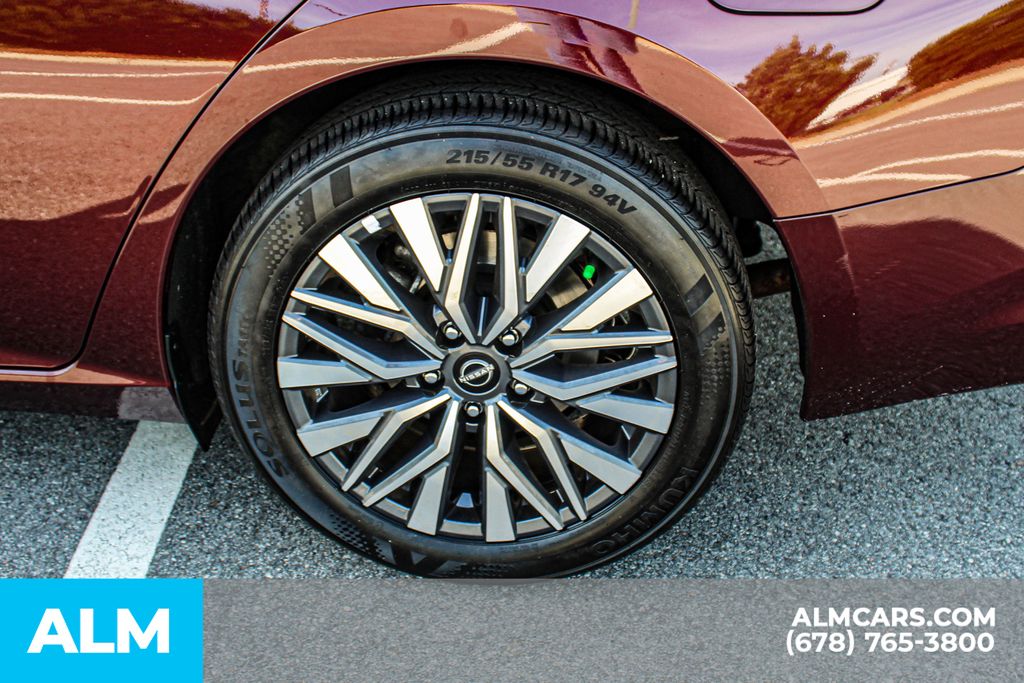 Used 2025 Red Nissan 2.5 SV image 15