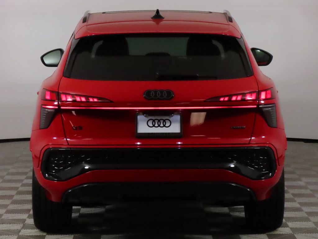 Thumbnail: 2026 Audi Q3 - 4