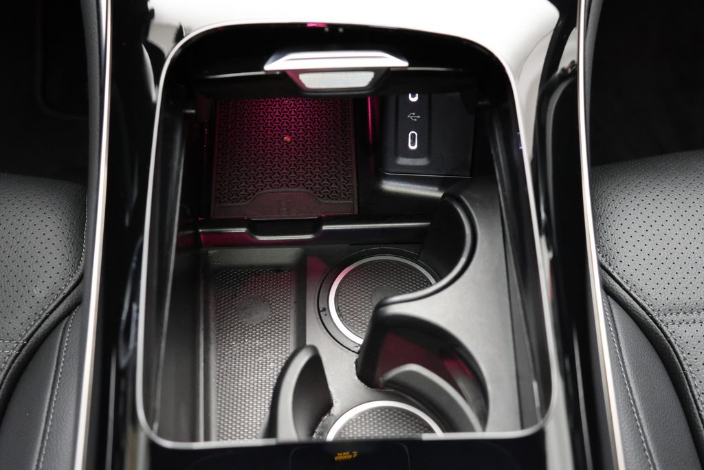 Thumbnail: 2025 Mercedes-Benz GLC - 28