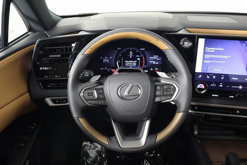 View vehicle photo 3