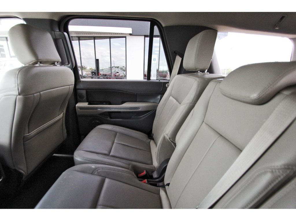 2018 Ford Expedition XLT Red at Autostrade