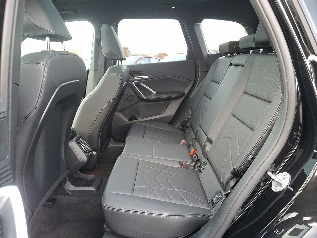 Thumbnail: 2025 BMW X1 - 10