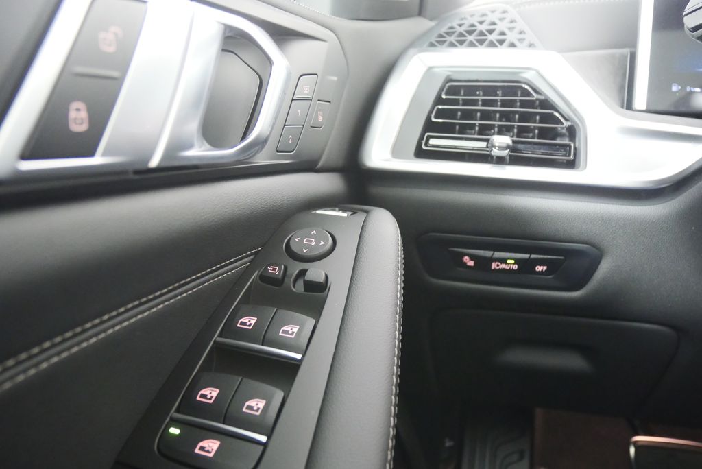 Thumbnail: 2026 BMW X5 - 19