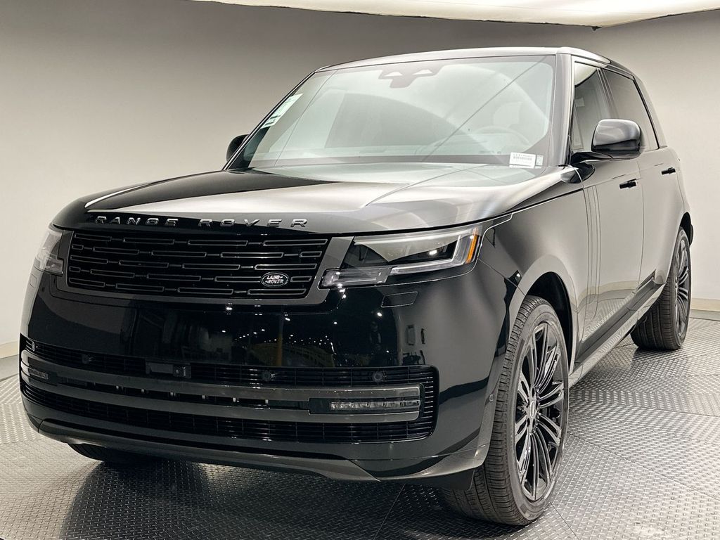 2025 Land Rover Range Rover SE Hero Image