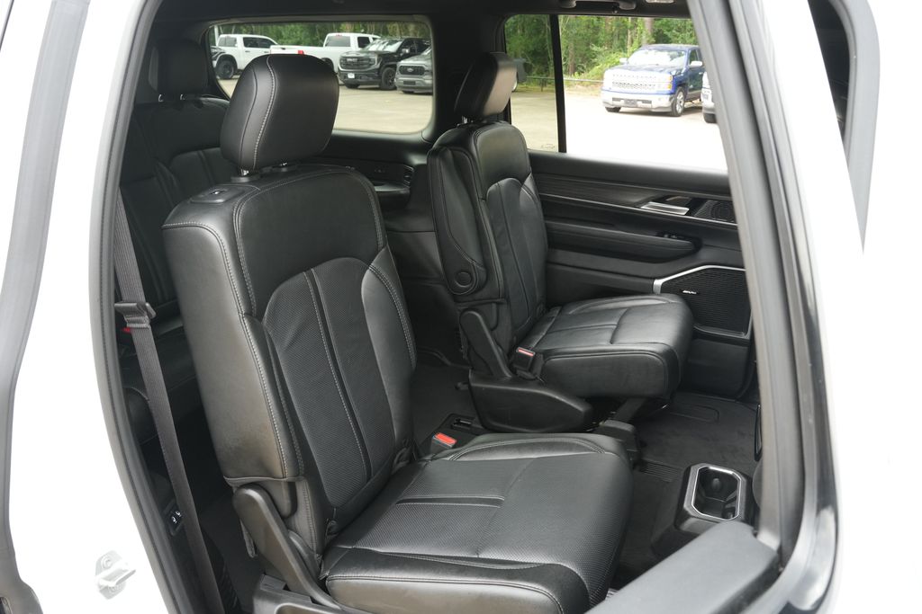 2024 Jeep Wagoneer Series III White at River Oaks CDJR