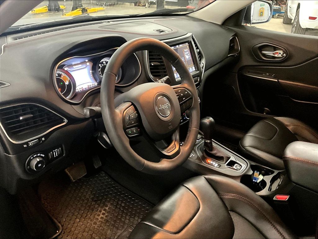 2021 Jeep Cherokee — photo 8