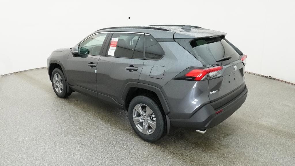 2025 Toyota RAV4 XLE 23