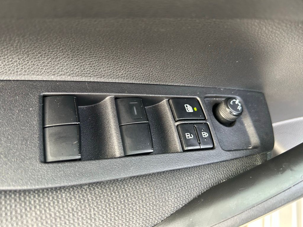 2024 Toyota Corolla LE 16