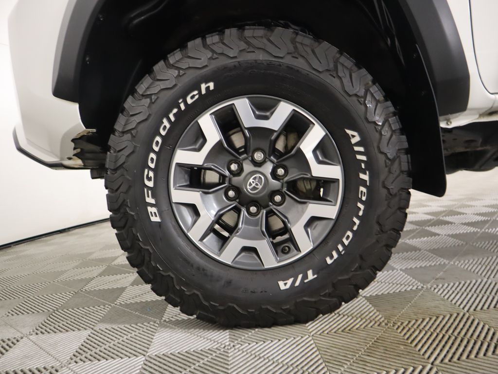 Thumbnail: 2019 Toyota Tacoma - 31