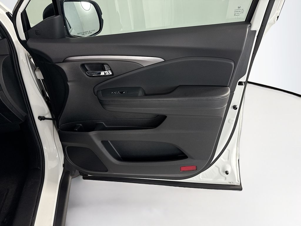 Thumbnail: 2022 Honda Pilot - 26