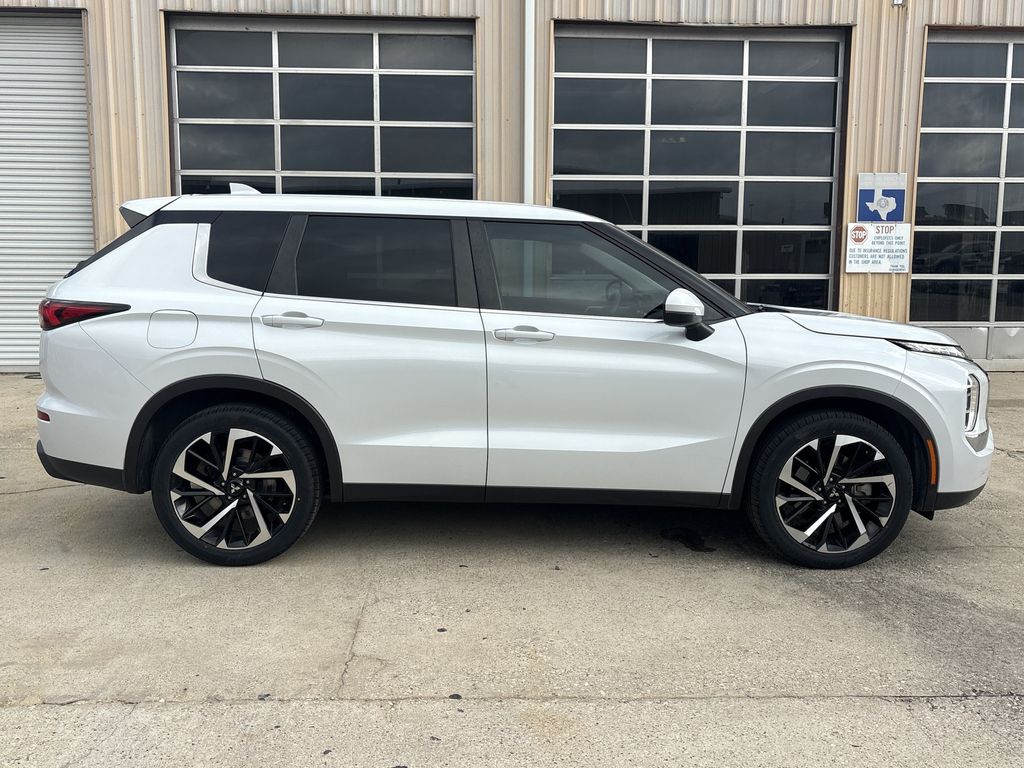 2022 Mitsubishi Outlander ES  at Community Toyota