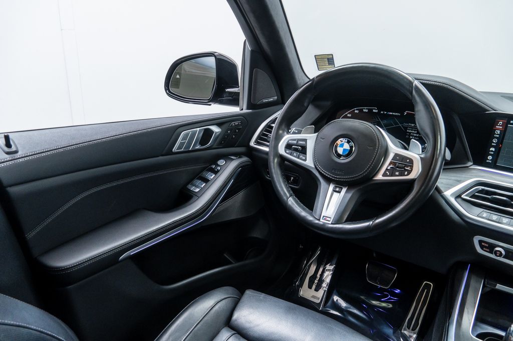 Used 2022 Black BMW M50i image 26