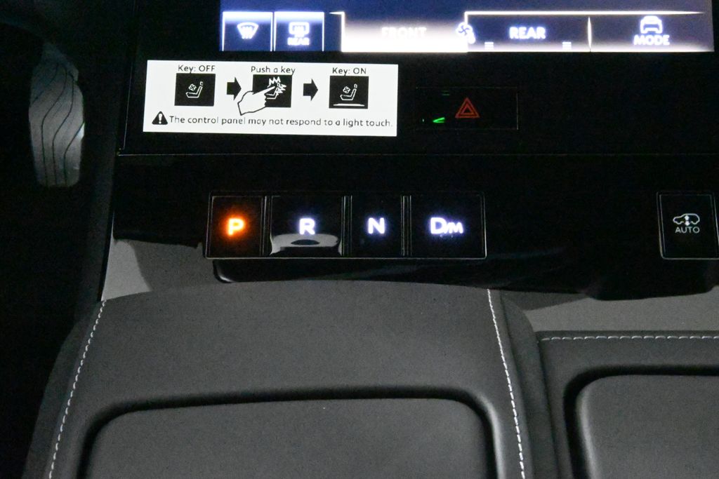 Thumbnail: 2025 INFINITI QX80 - 25