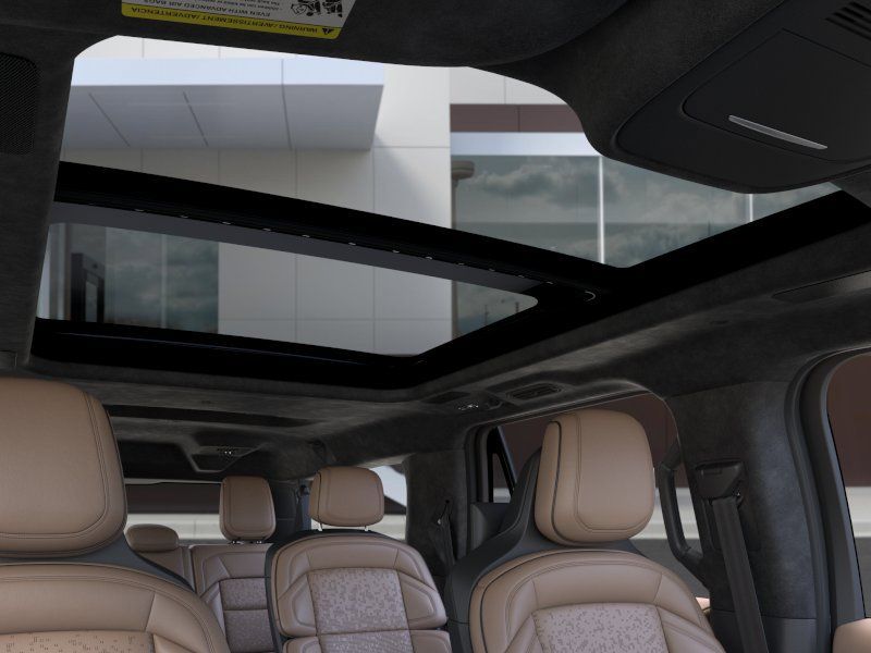 Thumbnail: 2026 Lincoln Navigator L - 22