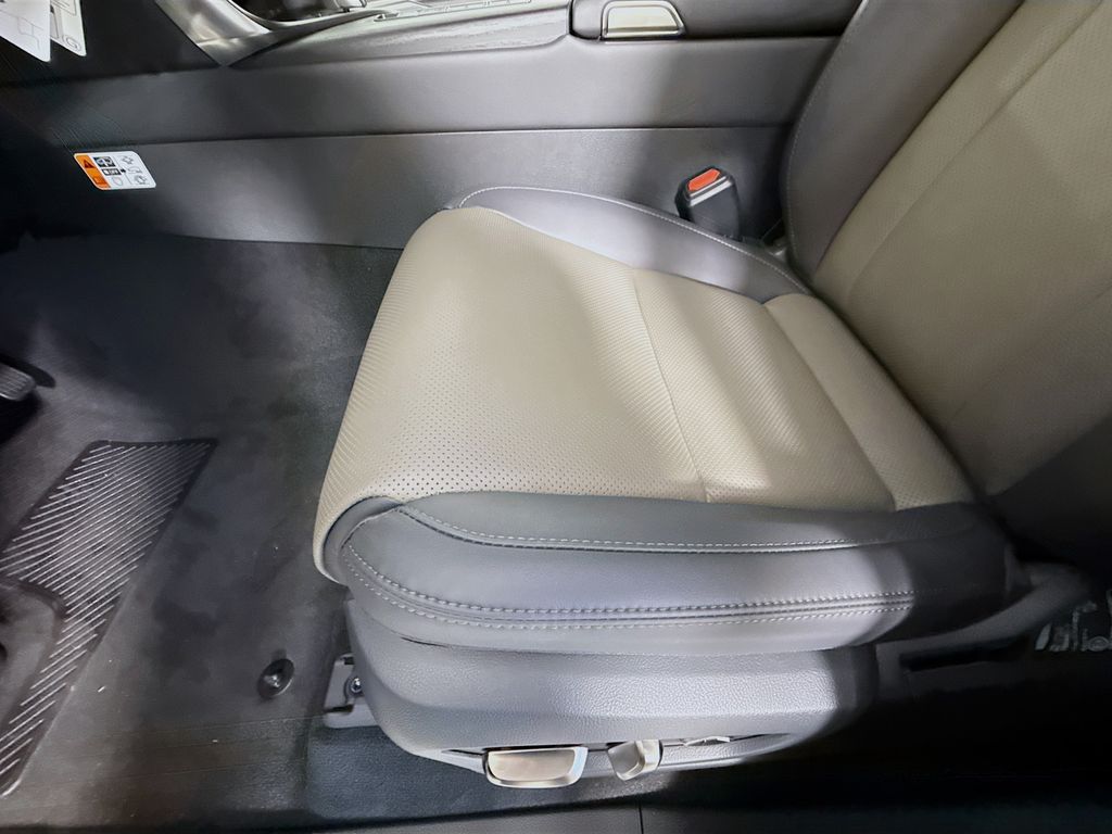 Thumbnail: 2025 Lexus LX - 21