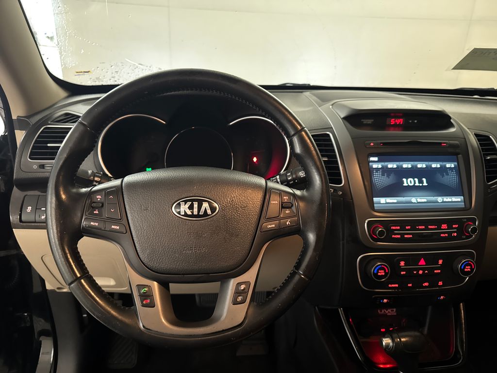 Used 2014 Black Kia EX image 7