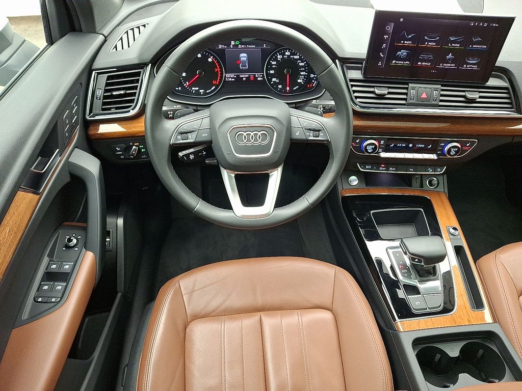 Thumbnail: 2023 Audi Q5 - 11