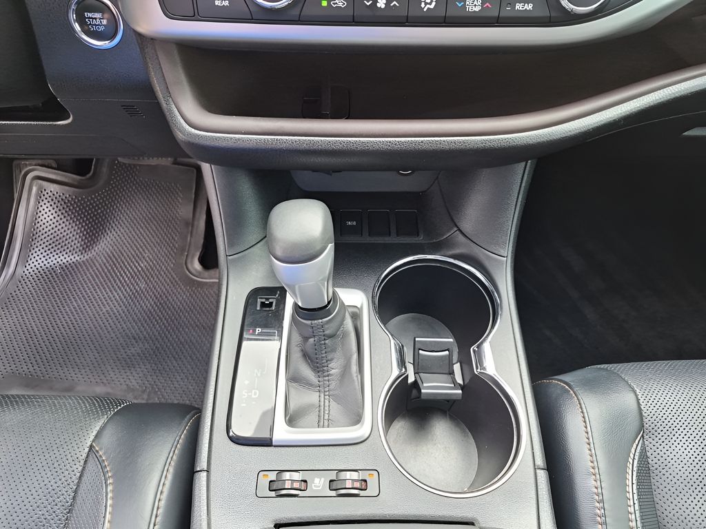 Used 2014  Toyota Limited image 42