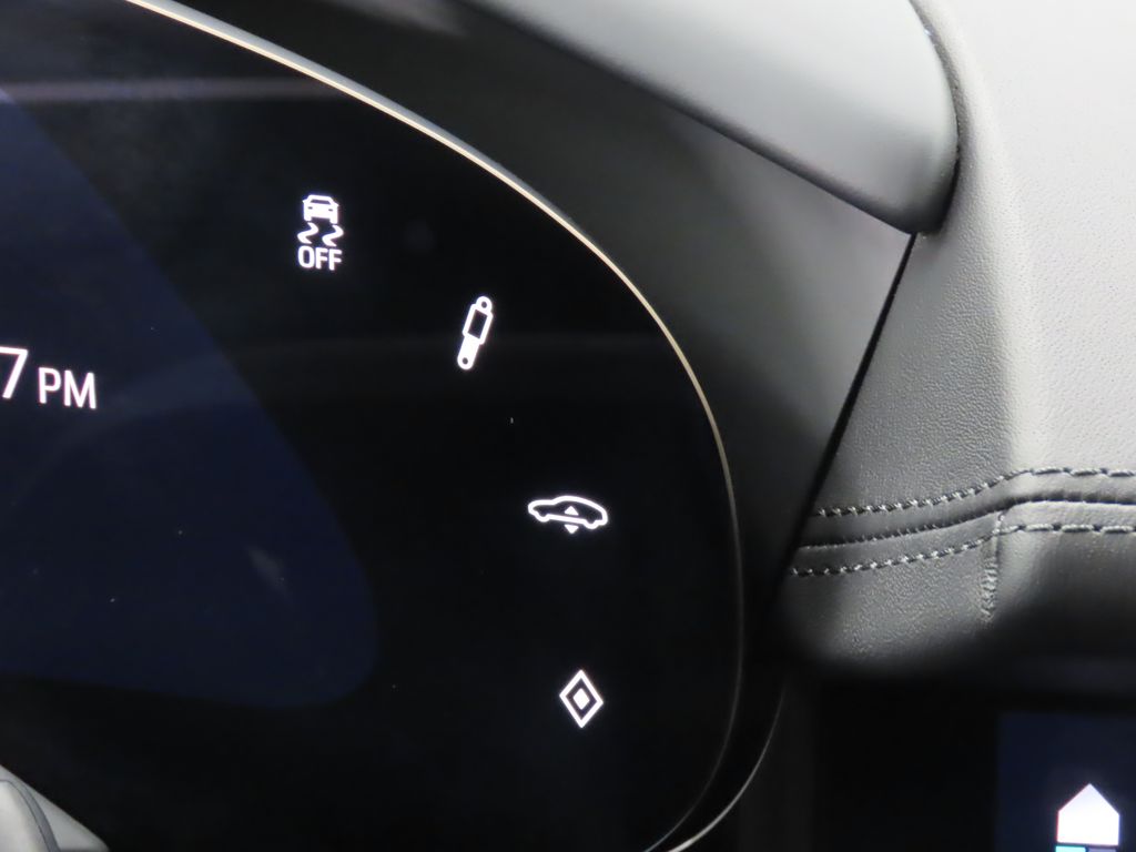 Thumbnail: 2023 Porsche Taycan - 25