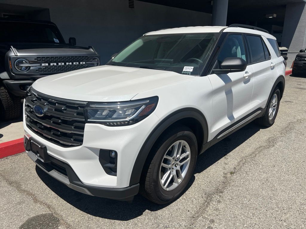 White Metallic 2025 Ford Explorer Active RWD SUV / Crossover Rear-Wheel Drive Automatic