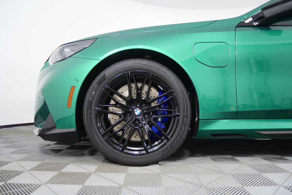 Thumbnail: 2026 BMW M5 - 9