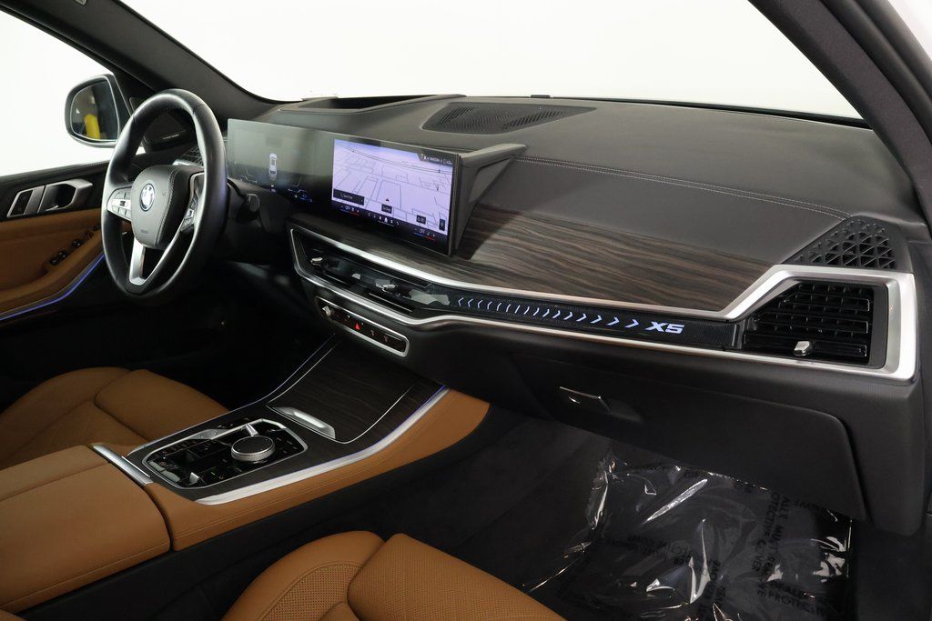 Thumbnail: 2024 BMW X5 - 9